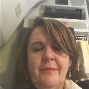 Meet your Posher, Lora